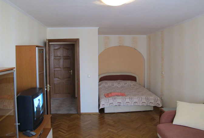 б-р Леси Украинки, 7